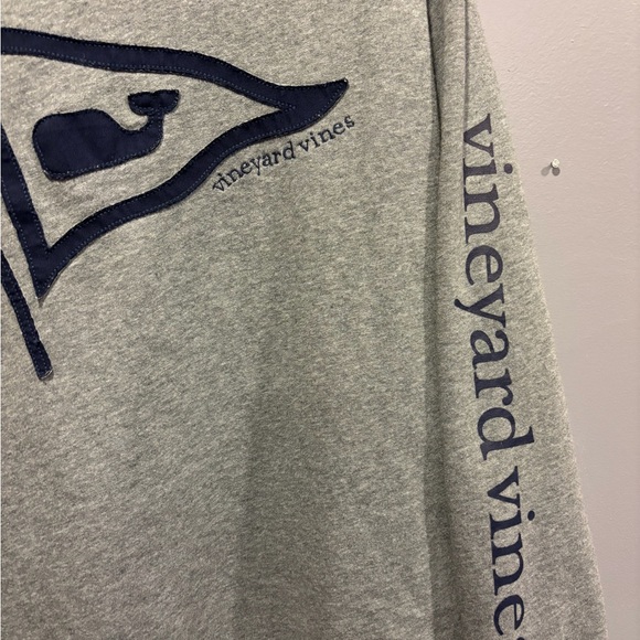 Vineyard Vines Gray Crewneck Sweater with Navy Design - Picture 2 of 5